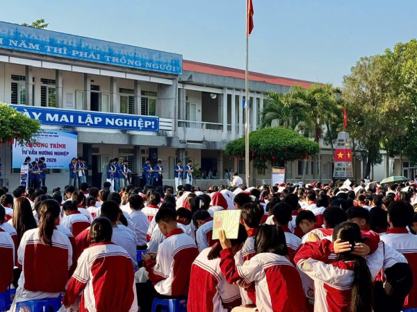 Chương trình tư vấn hướng nghiệp tại Đắk Lắk: 2.150 học sinh được tiếp sức định hướng tương lai
