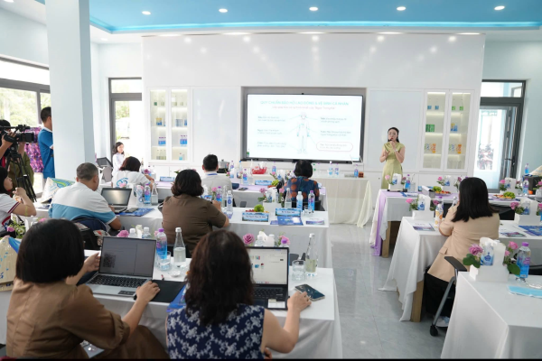 Trường Đại học Nha Trang tham dự Company Tour 30 năm Hàng Việt Nam chất lượng cao