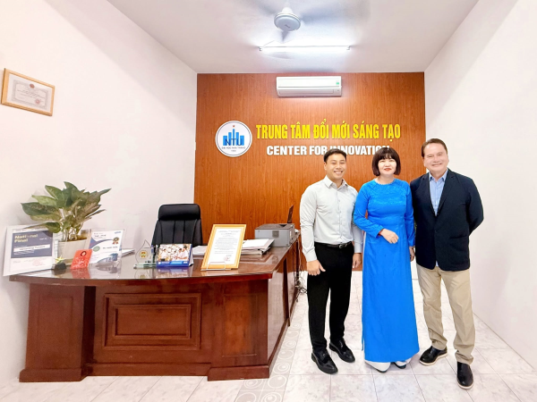 Chuyên gia kinh tế Trần Sĩ Chương đồng hành cùng Trường Đại học Nha Trang trong kết nối đổi mới sáng tạo