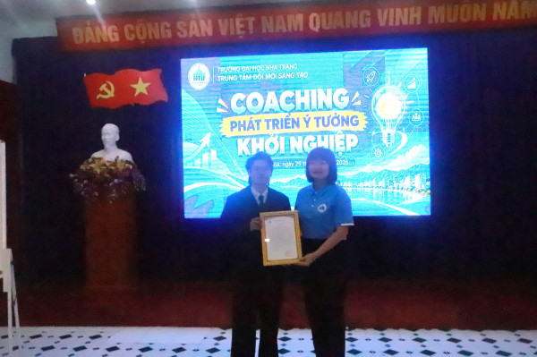 Gần 100 sinh viên tham gia Khóa Coaching phát triển ý tưởng khởi nghiệp