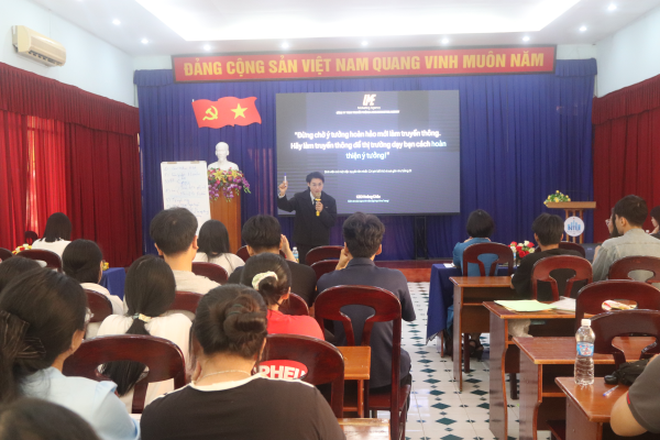 Gần 100 sinh viên tham gia Khóa Coaching phát triển ý tưởng khởi nghiệp
